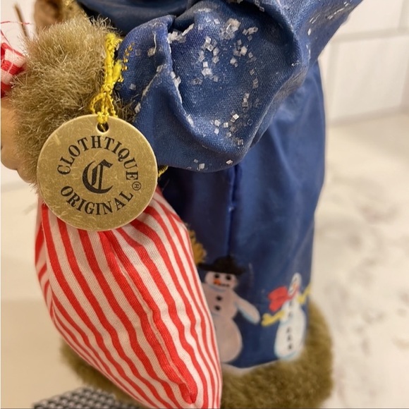 ❤️🎄 DEPT 56 | Clothtique Possible Dreams Santa | Dressed For The Holidays 🎄❤️ - Picture 7 of 10